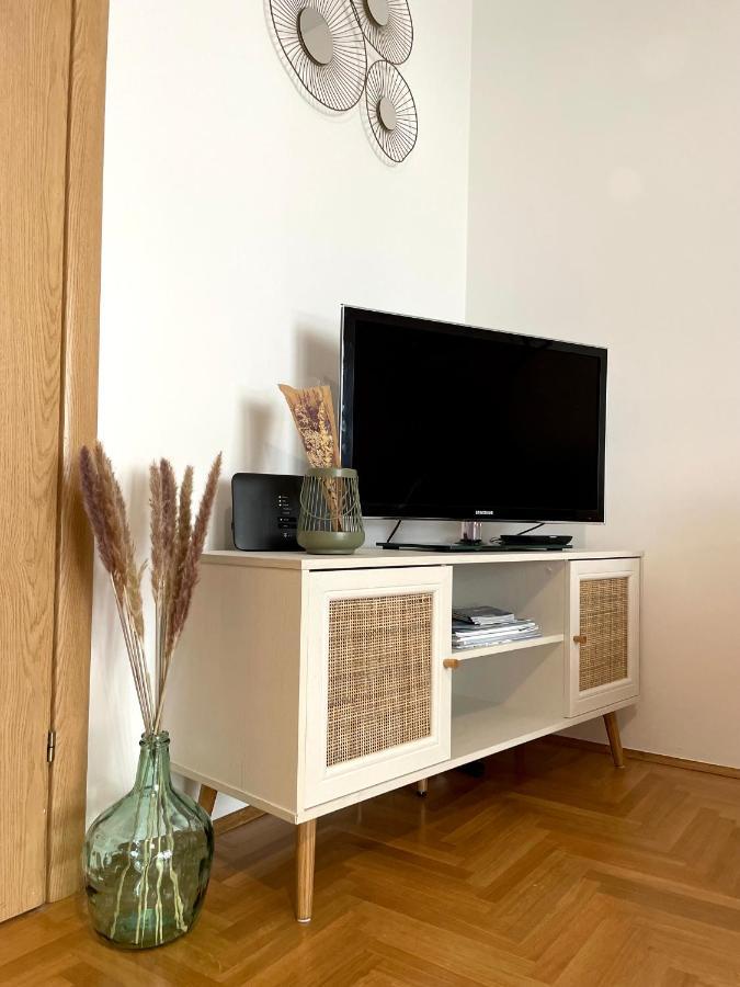 Apartment Dalmatino Baška Voda Exteriör bild