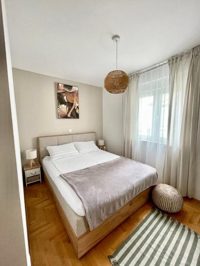 Apartment Dalmatino Baška Voda Exteriör bild