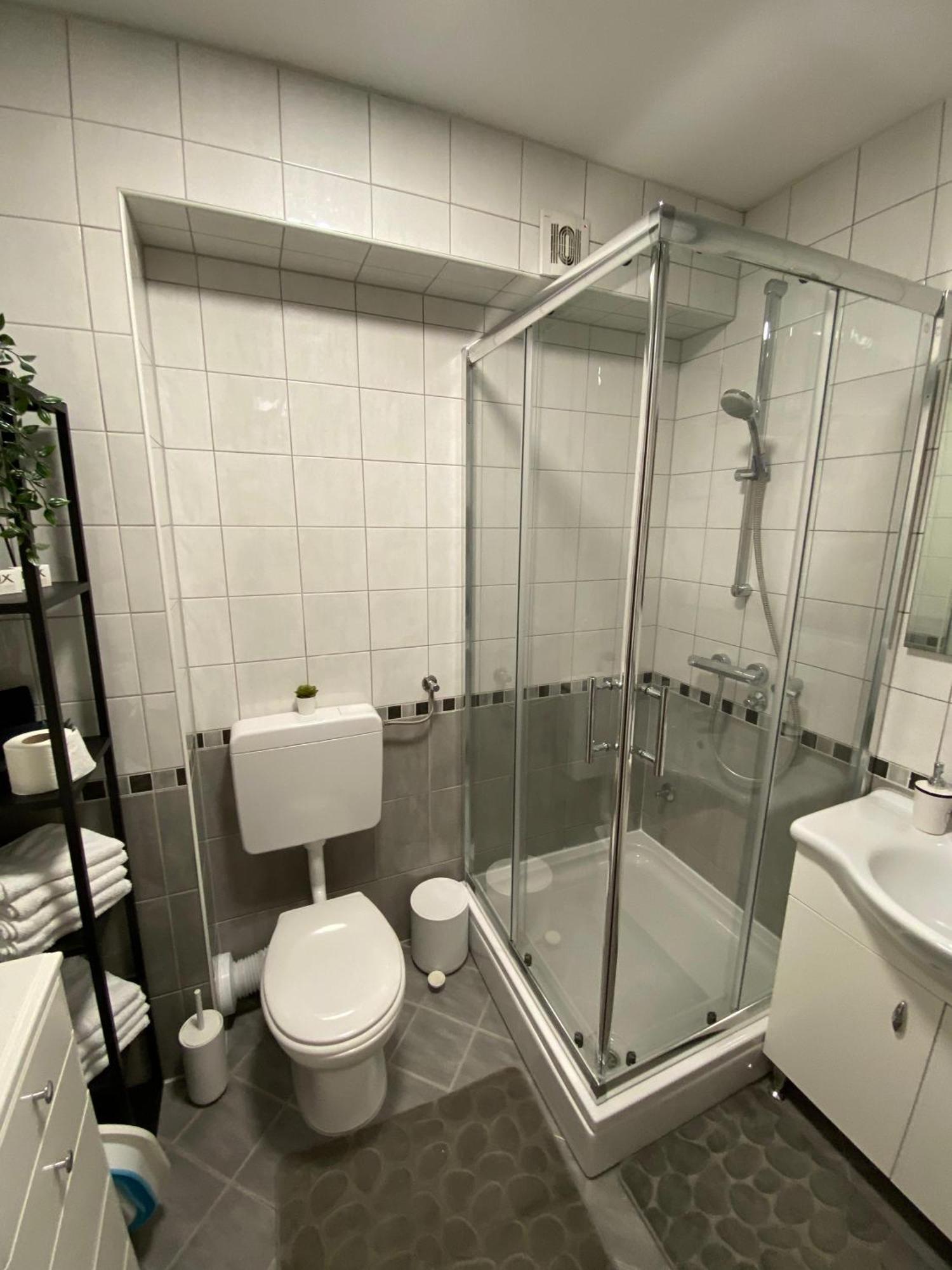 Apartment Dalmatino Baška Voda Exteriör bild